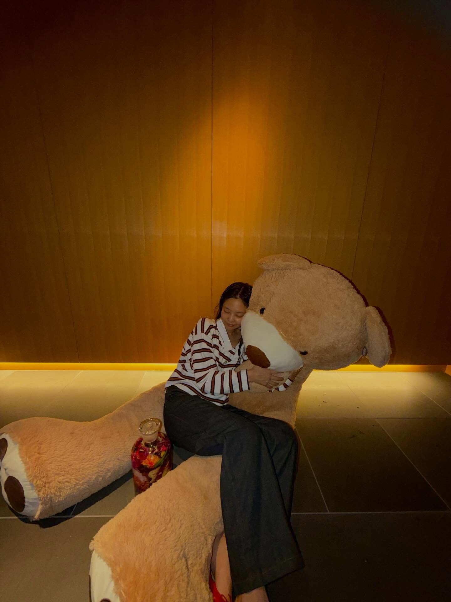 feeling is bizarreeee