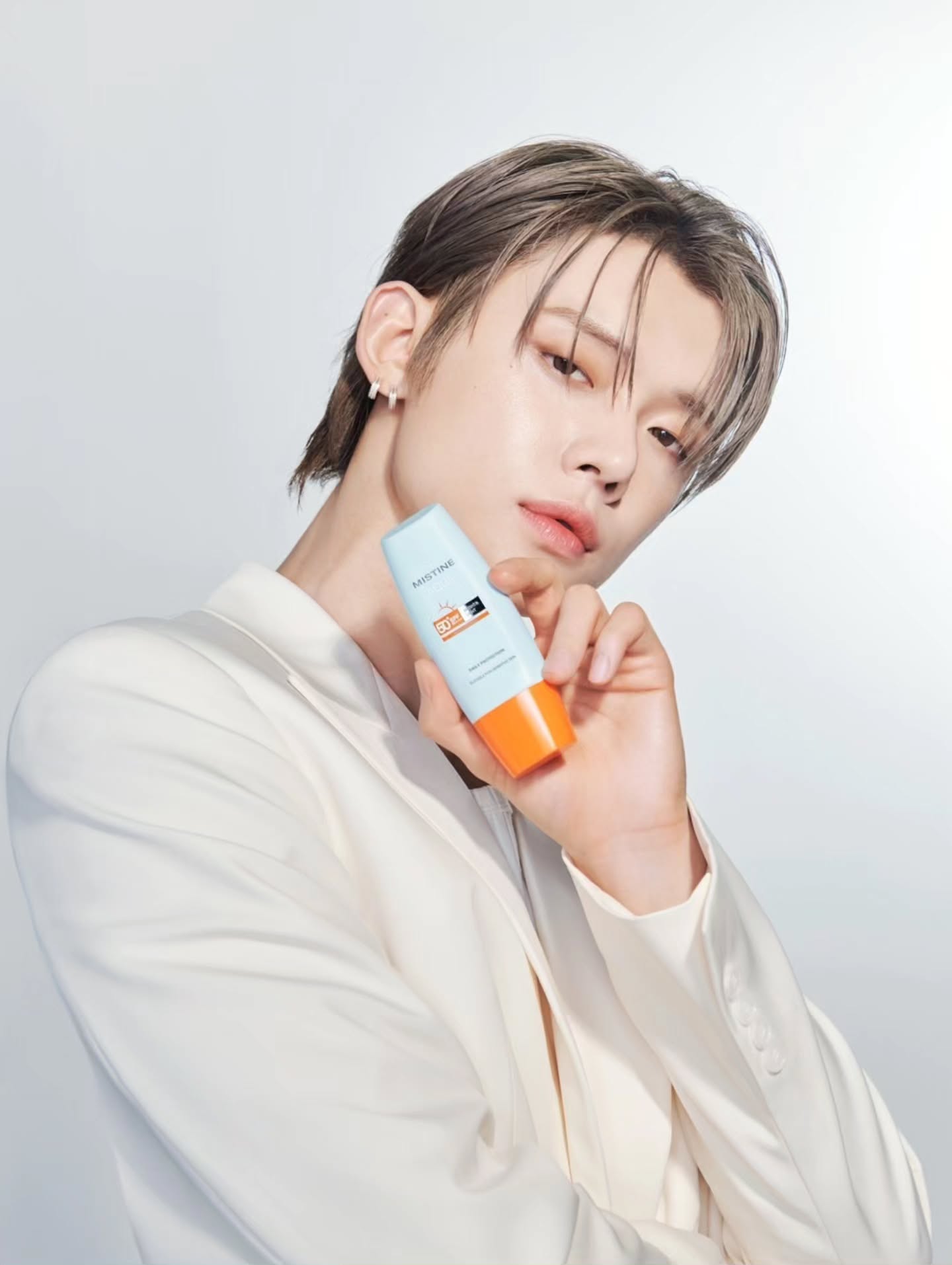 #광고 防晒也要很酷 Ready for the sun
#MISTINE #MISTINE_YEONJUN @mistine_global